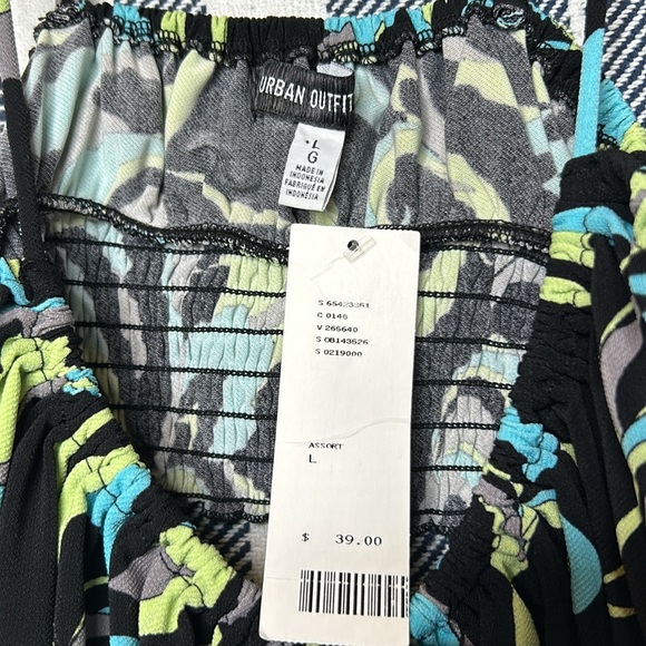 NWT Urban Outfitters Capri Hanky Hem Cami Crop Tank - Picture 3 of 5